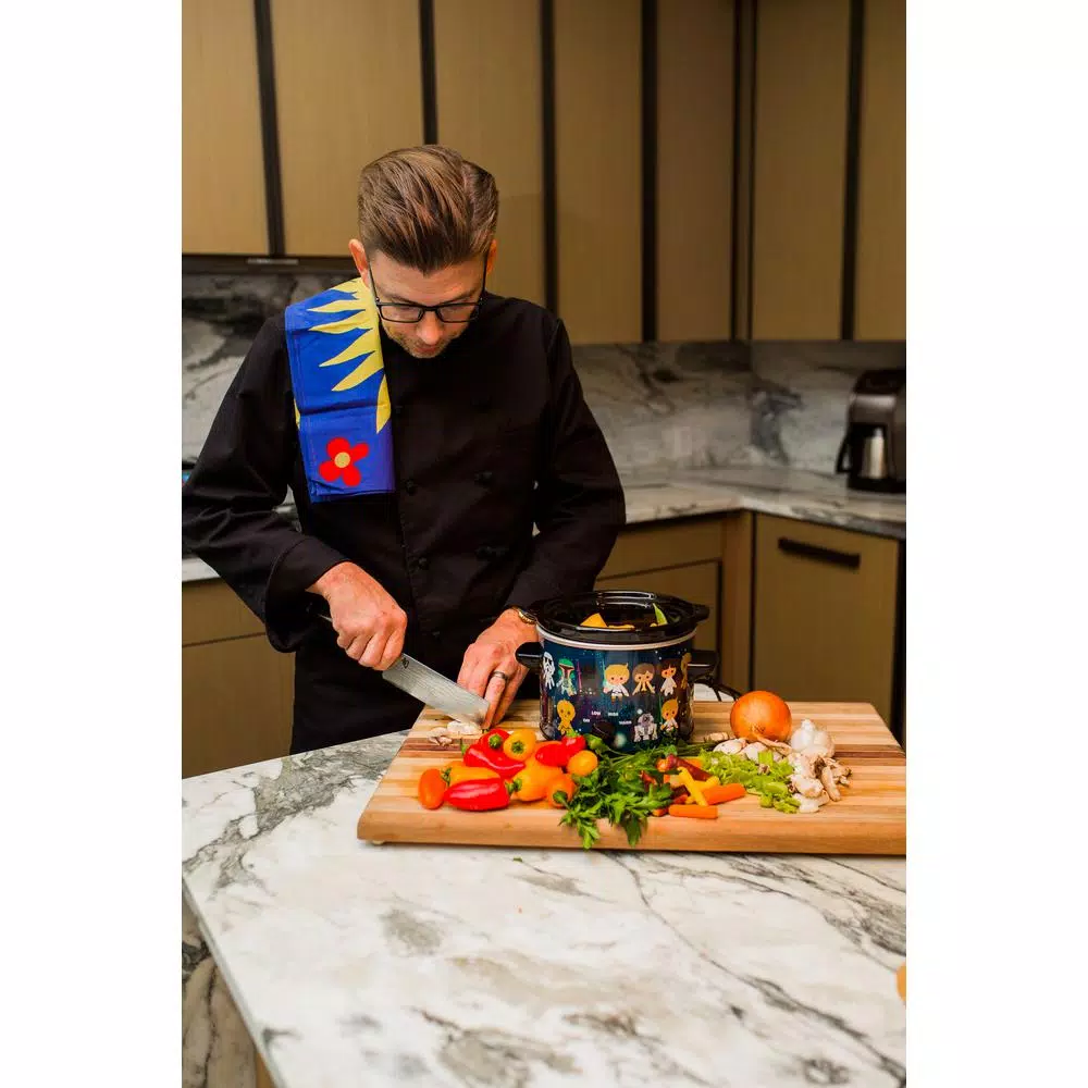 Cookers Uncanny Brands Star Wars 2QT. Slow Cooker Black 4 Cookers Uncanny Brands Star Wars 2QT. Slow Cooker Black - Image 2