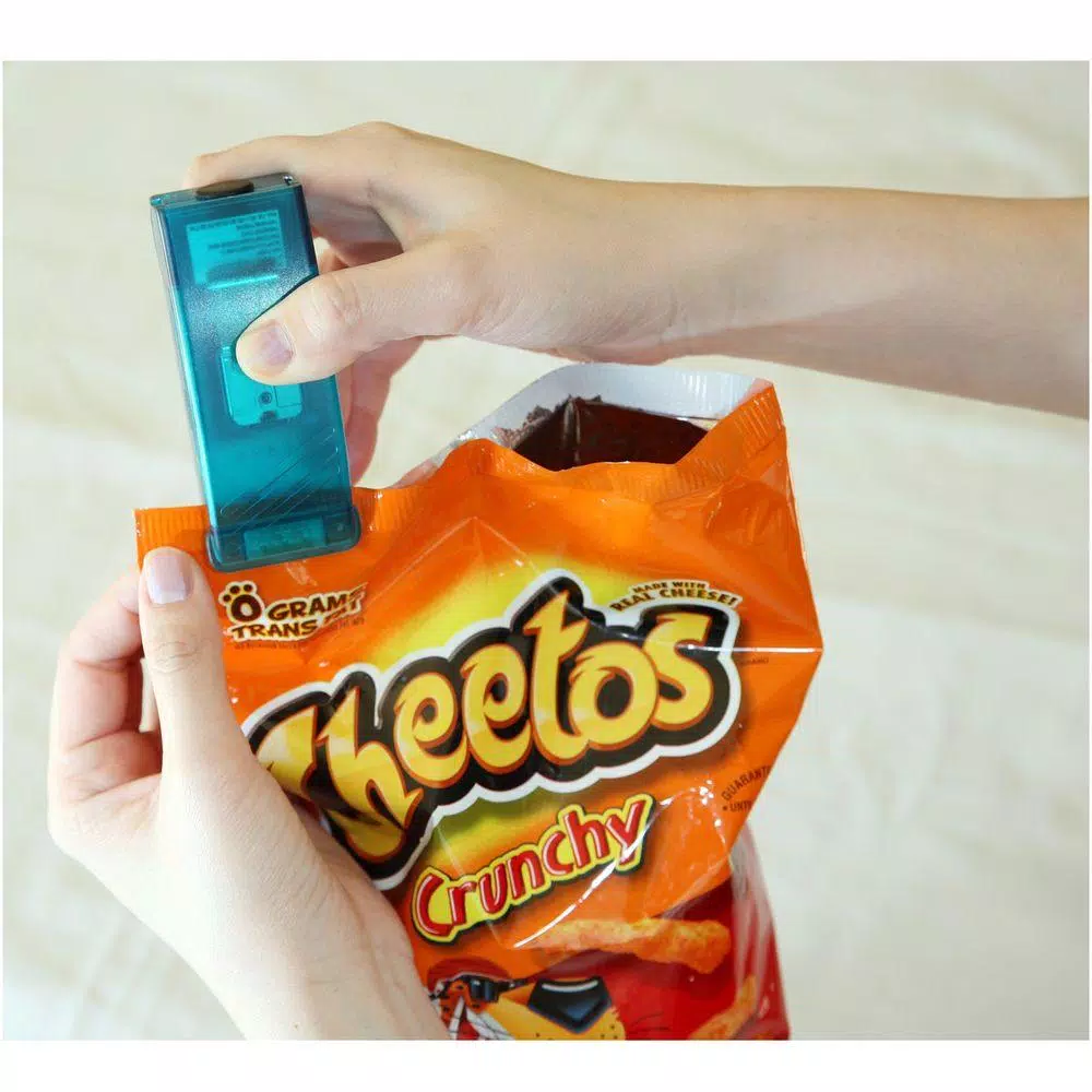 Food Processing ITouchless Red And Blue Handheld Vacuum Sealer Set (2-Pack) 7 Food Processing ITouchless Red And Blue Handheld Vacuum Sealer Set (2-Pack) - Image 5