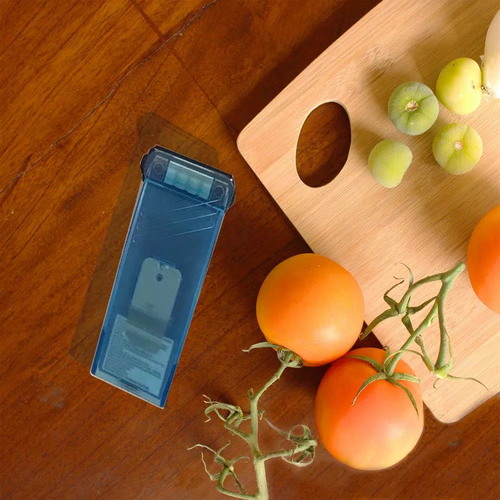 Food Processing ITouchless Red And Blue Handheld Vacuum Sealer Set (2-Pack) 5 Food Processing ITouchless Red And Blue Handheld Vacuum Sealer Set (2-Pack) - Image 3