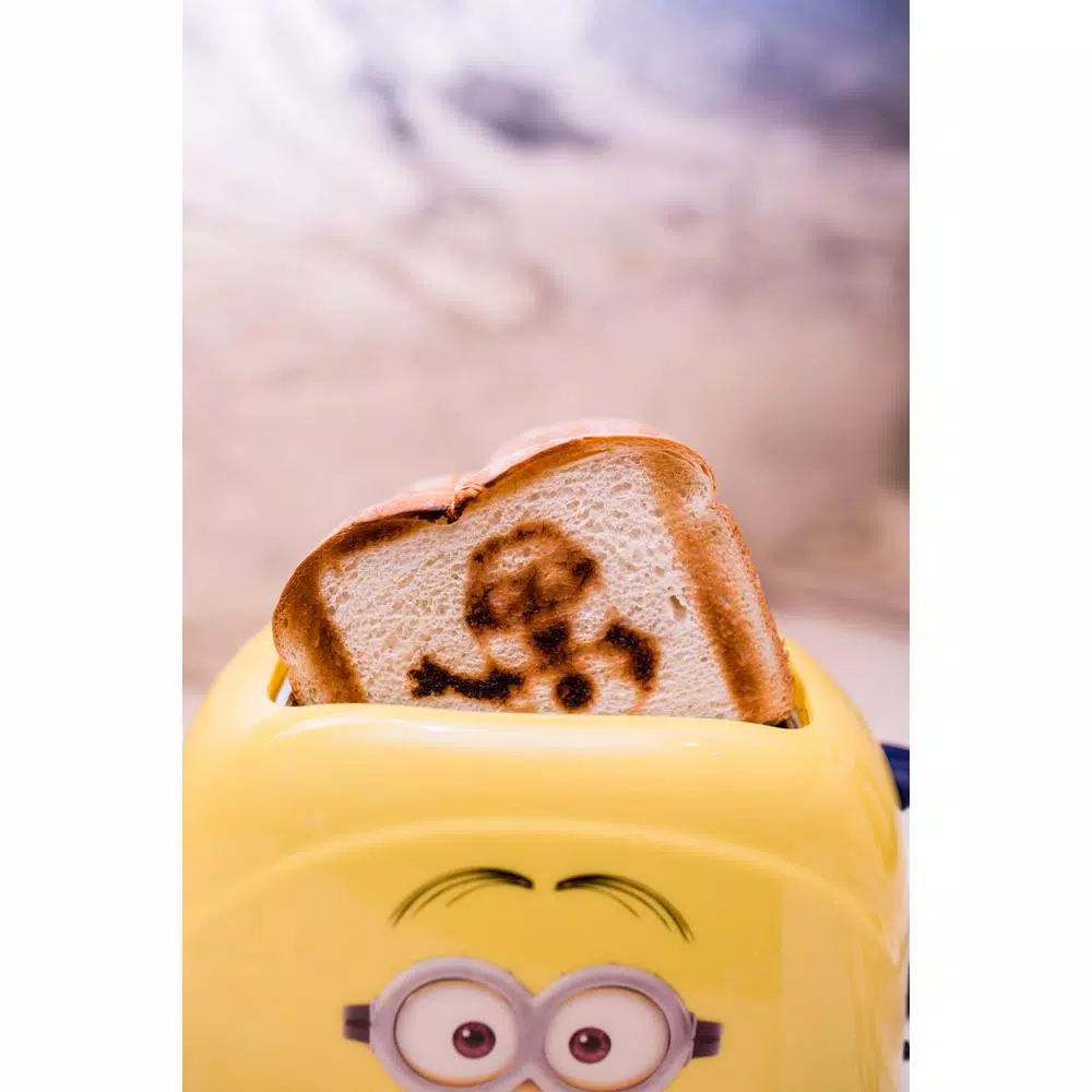 Toasters Uncanny Brands Minions Dave 2-Slice Yellow Toaster 8 Toasters Uncanny Brands Minions Dave 2-Slice Yellow Toaster - Image 6